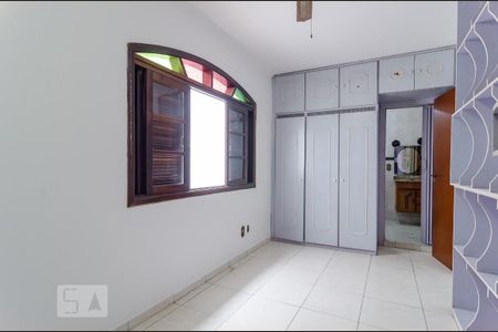 Casa à venda com 200m², 3 quartos e 2 vagasSuíte 2
