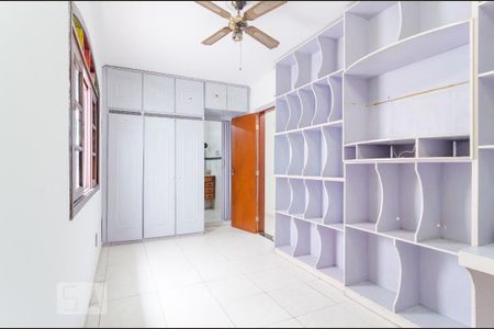 Casa à venda com 200m², 3 quartos e 2 vagasSuíte 2