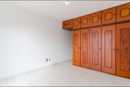 Casa à venda com 200m², 3 quartos e 2 vagasSuíte 1