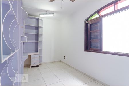 Casa à venda com 200m², 3 quartos e 2 vagasSuíte 2