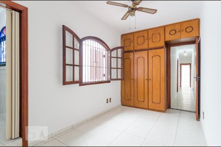 Casa à venda com 200m², 3 quartos e 2 vagasSuíte 3