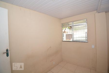 Quarto de casa para alugar com 1 quarto, 35m² em Irajá, Rio de Janeiro