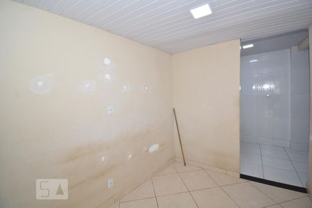 Sala de casa para alugar com 1 quarto, 35m² em Irajá, Rio de Janeiro