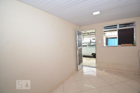 Sala de casa para alugar com 1 quarto, 35m² em Irajá, Rio de Janeiro