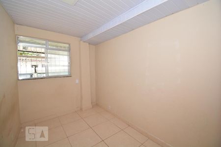 Quarto de casa para alugar com 1 quarto, 35m² em Irajá, Rio de Janeiro