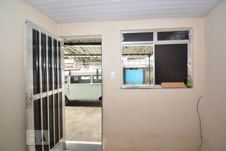 Sala de casa para alugar com 1 quarto, 35m² em Irajá, Rio de Janeiro