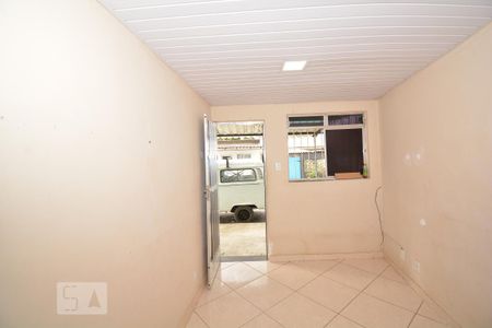 Sala de casa para alugar com 1 quarto, 35m² em Irajá, Rio de Janeiro