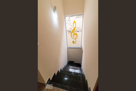 Casa à venda com 120m², 3 quartos e 1 vagaEscadas