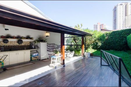 Casa à venda com 380m², 4 quartos e 3 vagas Casa à venda com 380m², 4 quartos e 3 vagasChurrasqueira