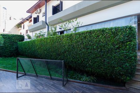 Casa à venda com 380m², 4 quartos e 3 vagas Casa à venda com 380m², 4 quartos e 3 vagasChurrasqueira