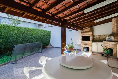 Casa à venda com 380m², 4 quartos e 3 vagas Casa à venda com 380m², 4 quartos e 3 vagasChurrasqueira