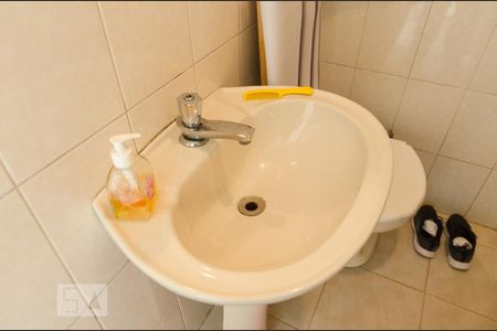 Casa à venda com 380m², 4 quartos e 3 vagas Casa à venda com 380m², 4 quartos e 3 vagasBanheiro de serviço