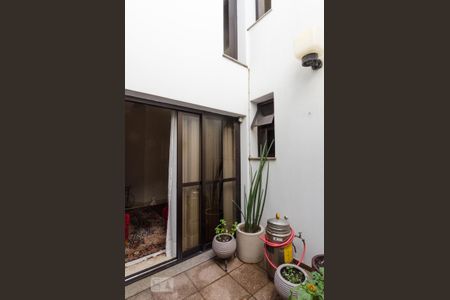 Casa à venda com 380m², 4 quartos e 3 vagas Casa à venda com 380m², 4 quartos e 3 vagasVaranda