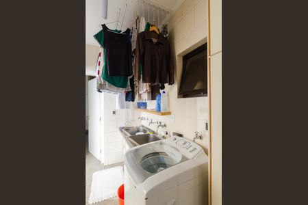 Casa à venda com 380m², 4 quartos e 3 vagas Casa à venda com 380m², 4 quartos e 3 vagasÁrea de serviço