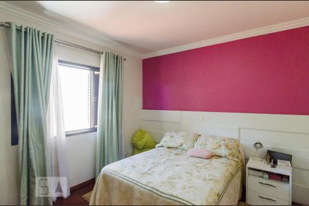 Casa à venda com 380m², 4 quartos e 3 vagas Casa à venda com 380m², 4 quartos e 3 vagasQuarto da suíte 4