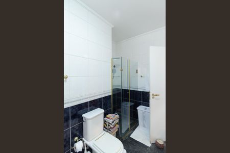 Casa à venda com 380m², 4 quartos e 3 vagas Casa à venda com 380m², 4 quartos e 3 vagasBanheiro da suíte 2