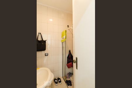 Casa à venda com 380m², 4 quartos e 3 vagas Casa à venda com 380m², 4 quartos e 3 vagasBanheiro de serviço