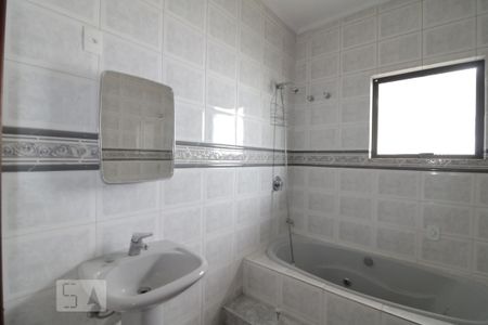 Casa para alugar com 147m², 3 quartos e 4 vagasBanheiro da Suíte