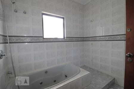 Casa para alugar com 147m², 3 quartos e 4 vagasBanheiro da Suíte