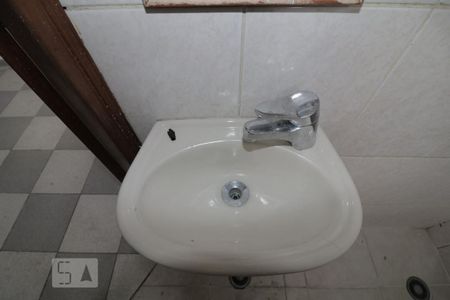 Casa para alugar com 147m², 3 quartos e 4 vagasBanheiro de Serviço - pia