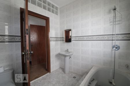 Casa para alugar com 147m², 3 quartos e 4 vagasBanheiro da Suíte