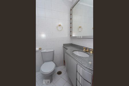 Apartamento para alugar com 220m², 4 quartos e 4 vagasBanheiro suite 1