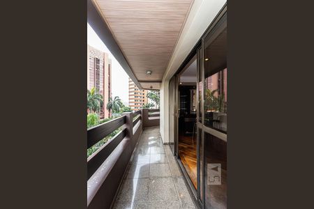 Varanda da sala 1 de apartamento para alugar com 4 quartos, 220m² em Jardim Avelino, São Paulo