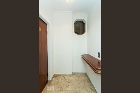 Apartamento para alugar com 220m², 4 quartos e 4 vagasHall privativo do andar