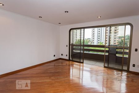 Sala 1 de apartamento para alugar com 4 quartos, 220m² em Jardim Avelino, São Paulo