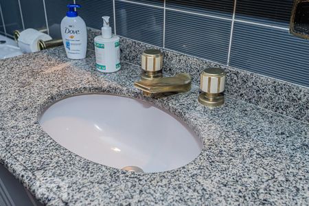 Apartamento para alugar com 220m², 4 quartos e 4 vagasDetalhe banheiro