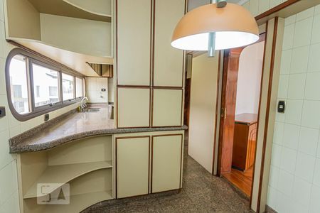 Apartamento para alugar com 220m², 4 quartos e 4 vagasCozinha