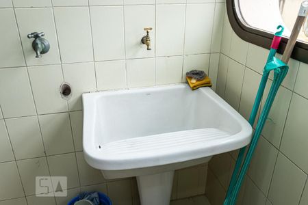 Apartamento para alugar com 220m², 4 quartos e 4 vagasDetalhe área de serviço