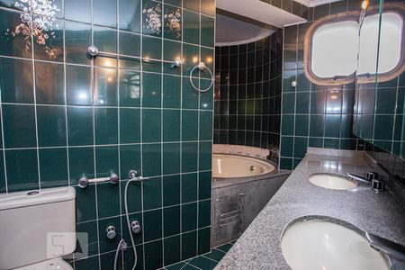 Apartamento para alugar com 220m², 4 quartos e 4 vagasBanheiro suite 2