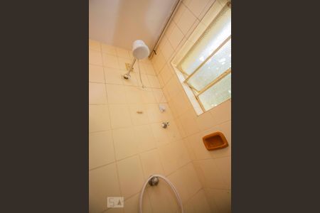 Banheiro  de apartamento para alugar com 1 quarto, 52m² em Passo D’areia, Porto Alegre