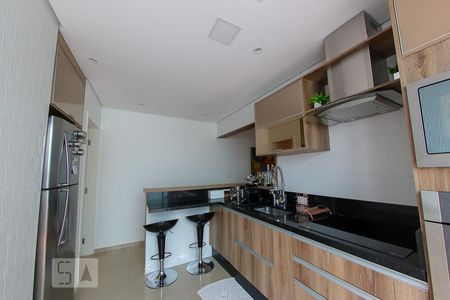 Casa à venda com 480m², 6 quartos e 2 vagas Casa à venda com 480m², 6 quartos e 2 vagasCozinha
