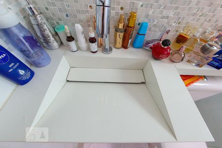 Casa à venda com 480m², 6 quartos e 2 vagas Casa à venda com 480m², 6 quartos e 2 vagasBanheiro da Suite 1