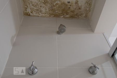 Apartamento para alugar com 70m², 2 quartos e 1 vagaBanheiro social - chuveiro