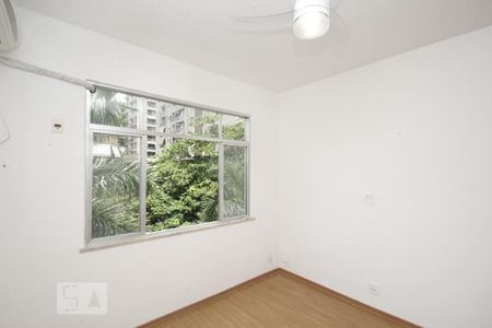 Quarto 1 de apartamento para alugar com 2 quartos, 64m² em Flamengo, Rio de Janeiro