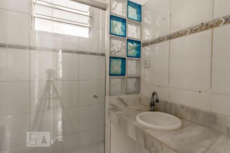 Apartamento para alugar com 70m², 3 quartos e sem vagaBanheiro 