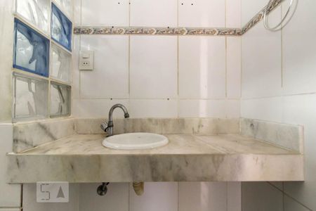 Apartamento para alugar com 70m², 3 quartos e sem vagaBanheiro 