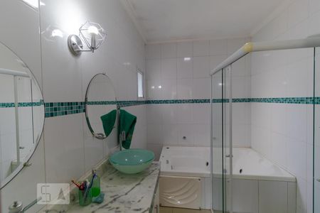 Casa à venda com 233m², 3 quartos e 3 vagasBanheiro da Suíte