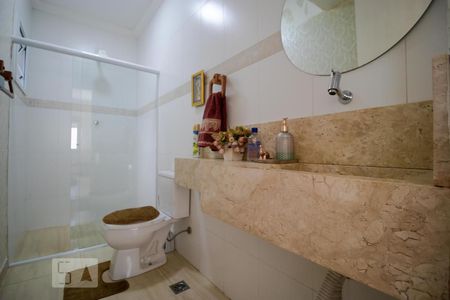 Casa à venda com 233m², 3 quartos e 3 vagasBanheiro 01