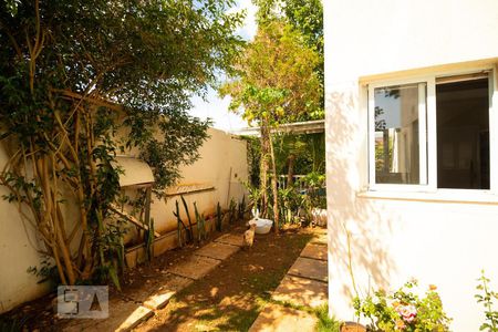 Casa à venda com 233m², 3 quartos e 3 vagasQuintal