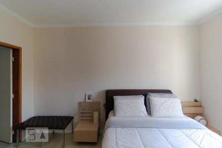 Casa à venda com 233m², 3 quartos e 3 vagasSuíte