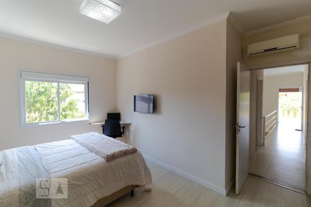 Casa à venda com 233m², 3 quartos e 3 vagasSuíte