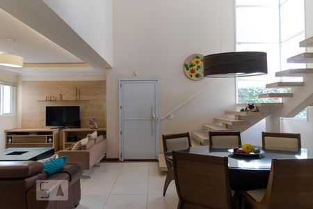 Casa à venda com 233m², 3 quartos e 3 vagasSalas