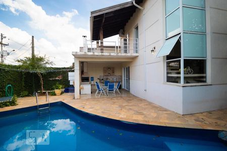 Casa à venda com 233m², 3 quartos e 3 vagasÁrea comum - Piscina