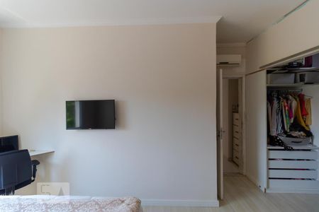 Casa à venda com 233m², 3 quartos e 3 vagasSuíte