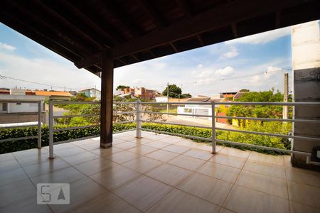 Casa à venda com 233m², 3 quartos e 3 vagasSacada do Quarto 01