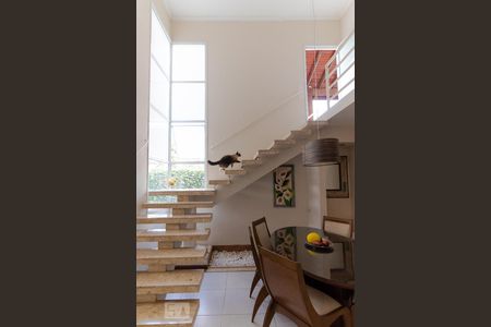 Casa à venda com 233m², 3 quartos e 3 vagasSalas